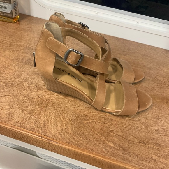 Lucky Brand Leather Sandels - Picture 5 of 9